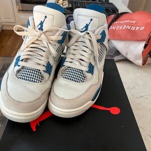 Authentic Jordan 4. Size 9.5 men’s.